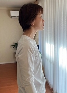 首の位置を意識して肩こり改善