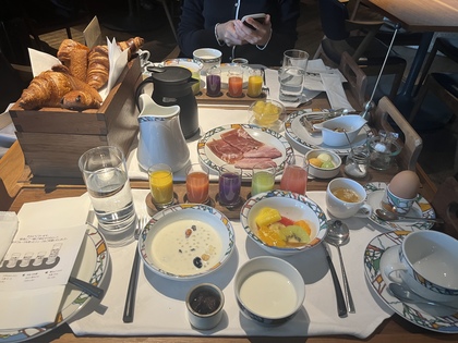 世界一の朝食を昼食で