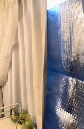 窓に断熱シートを取り付けました